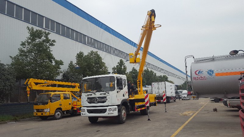 高空作业车